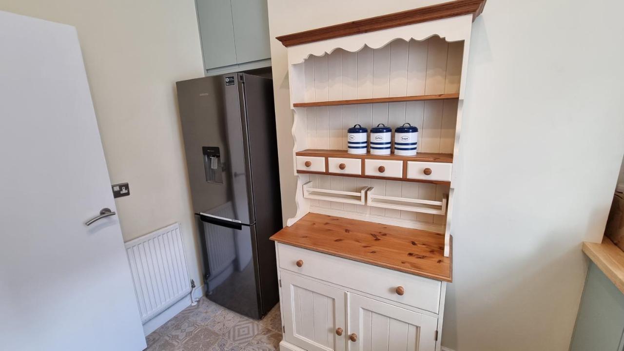 Southsea Escape - Coastal Holiday Apartment - 2 Double Bedrooms Portsmouth Buitenkant foto