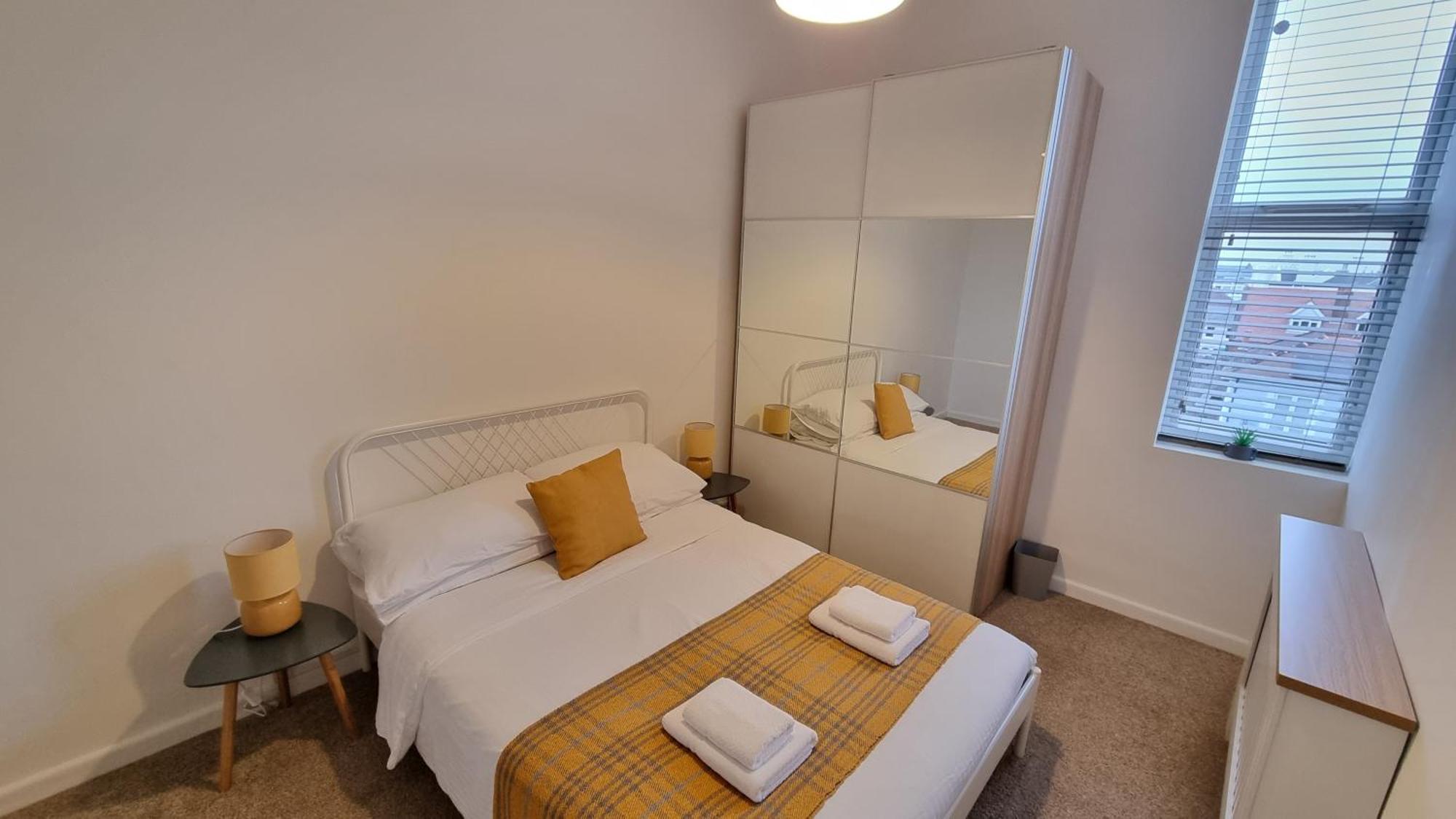 Southsea Escape - Coastal Holiday Apartment - 2 Double Bedrooms Portsmouth Buitenkant foto