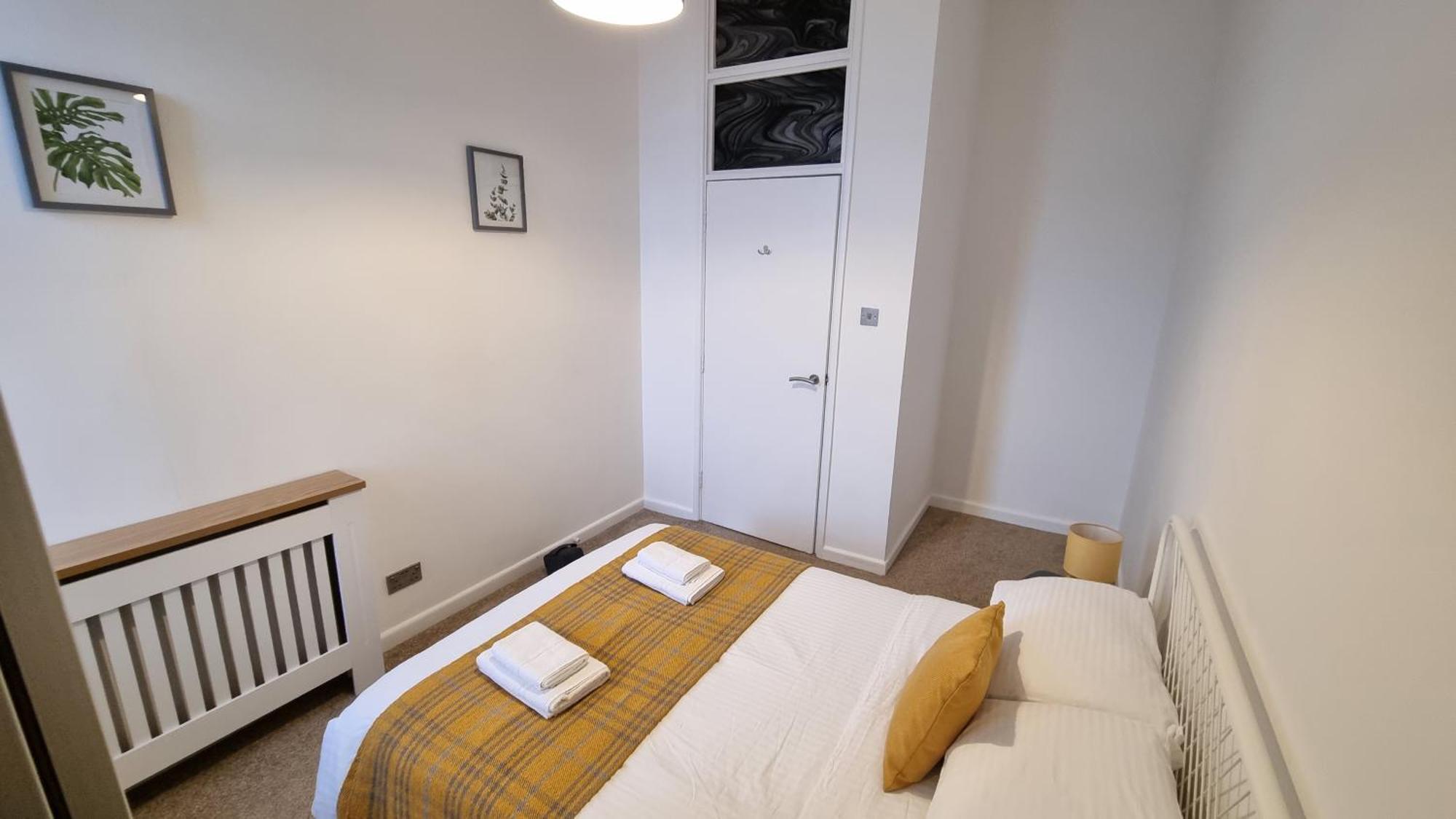Southsea Escape - Coastal Holiday Apartment - 2 Double Bedrooms Portsmouth Buitenkant foto